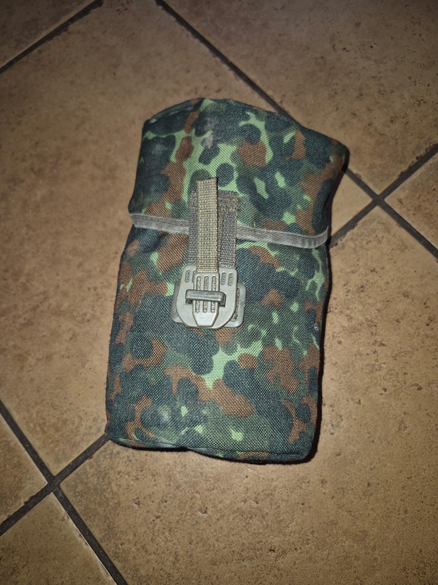 Original Bundeswehr Trinklasche Kochgeschirr mit Tasche Flecktarn