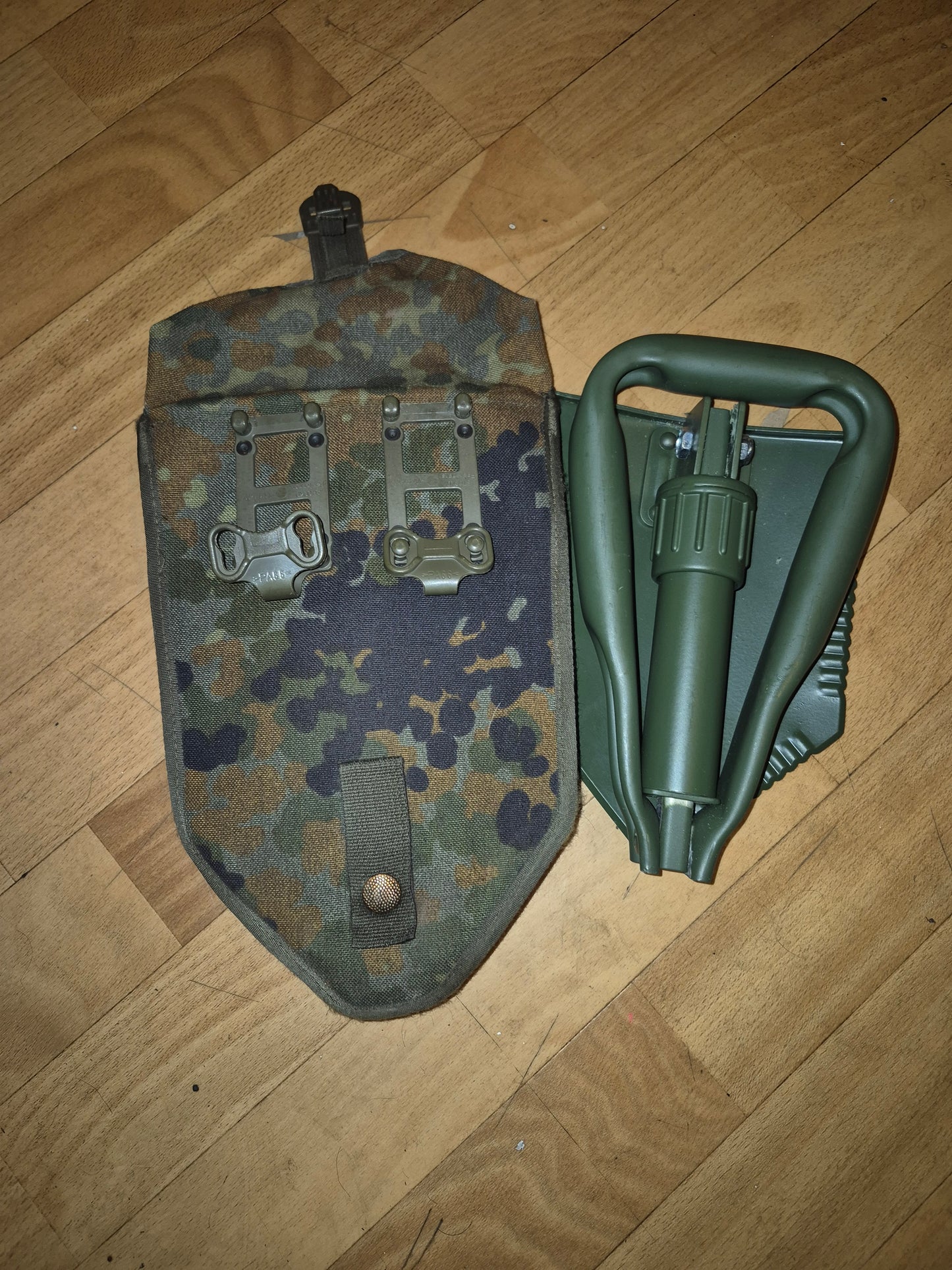 Original Feldspaten mit Tasche Bundeswehr oliv mit KS-Tasche gebraucht
