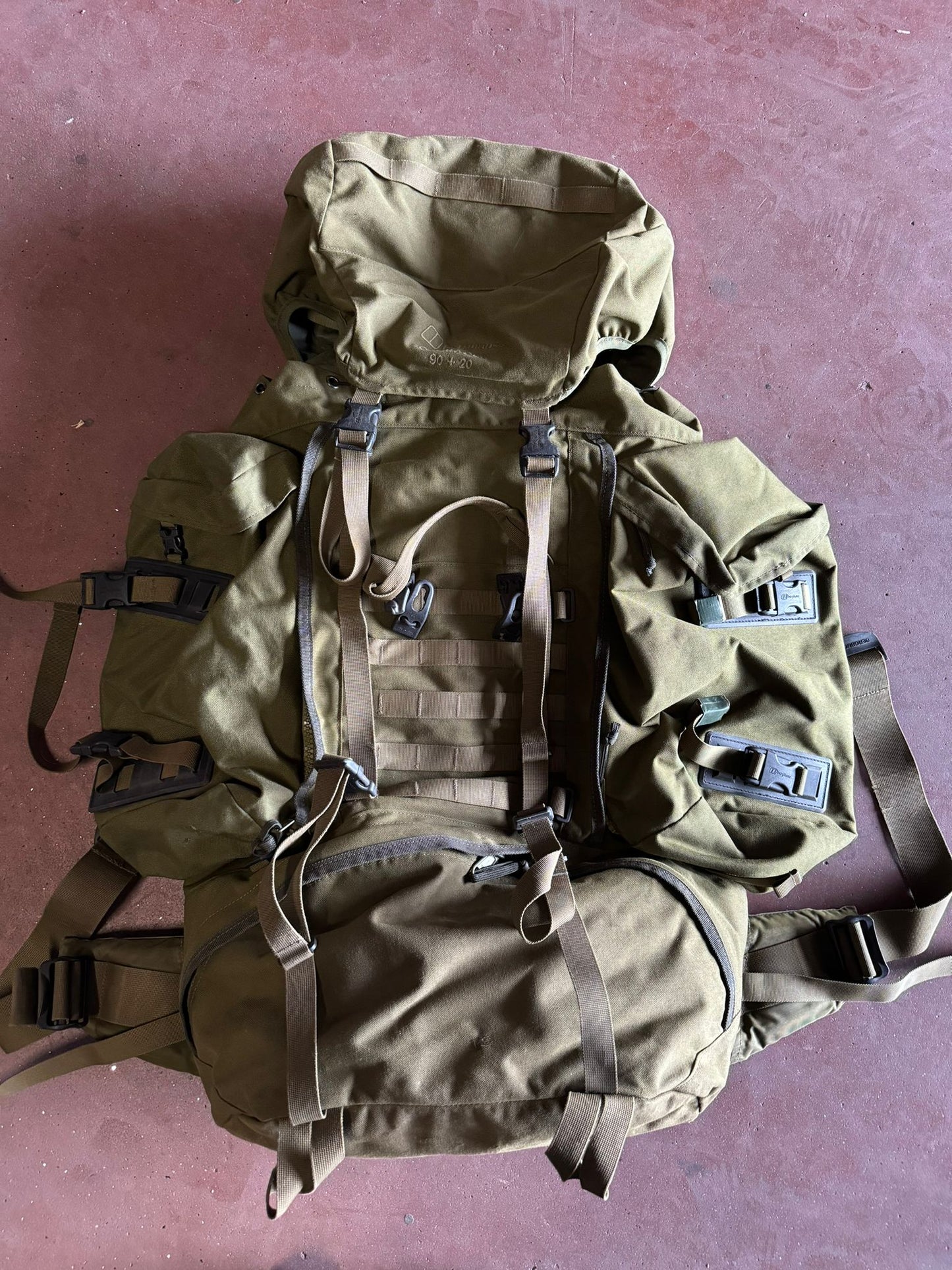 Berghaus Rucksack MMPS Crusader I - IV 90+20 Liter Oliv