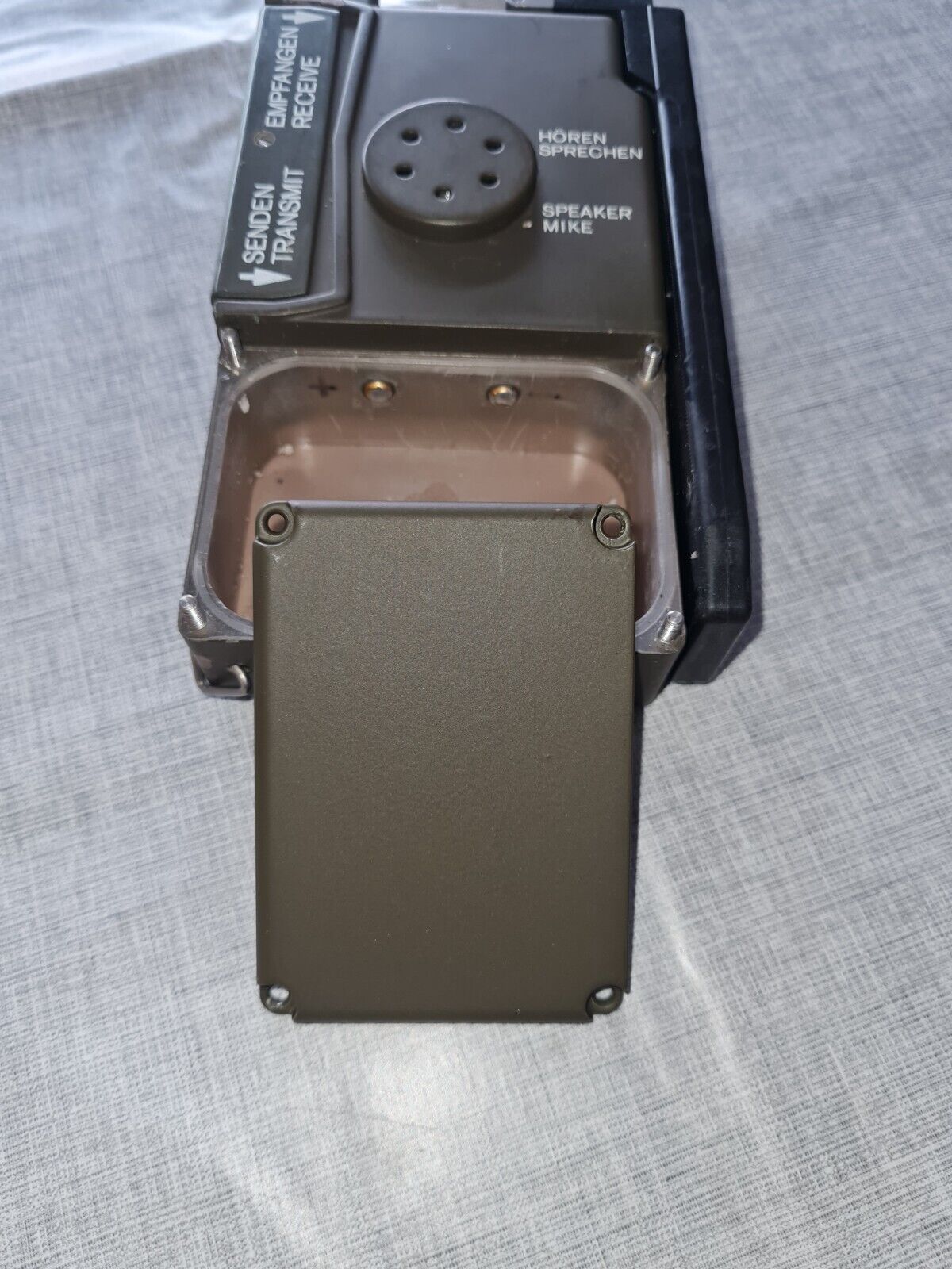 Bundeswehr Funkgerät Flug Becker MR506 Luftwaffe Marine Notfunkgerät Akku Deckel