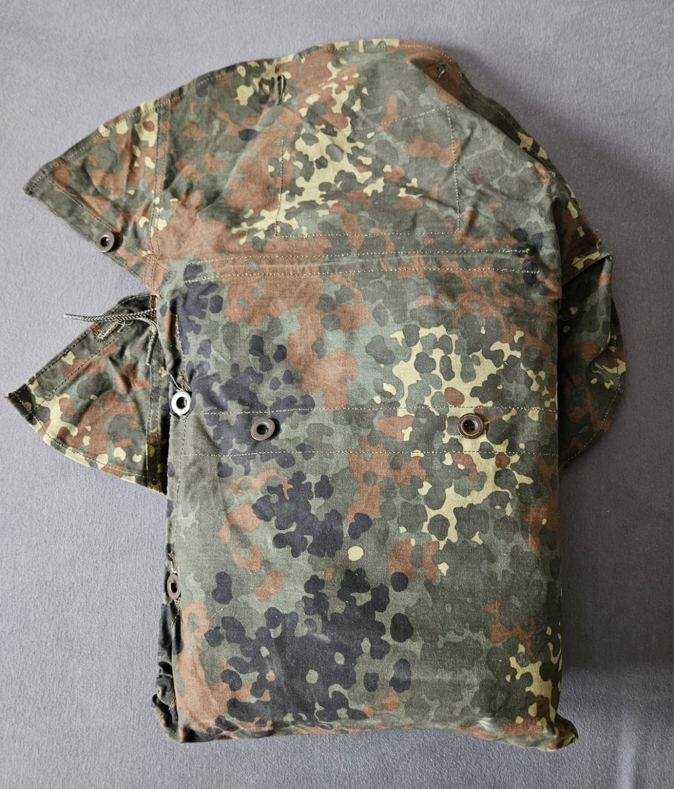 Original Bundeswehr Zeltbahn Flecktarn Zelt mit Gestänge und Tasche